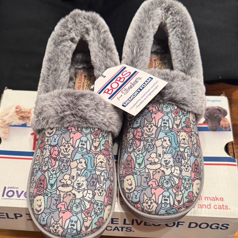 Skechers BOBS Multicolor Dog Print Slippers NEW size 9